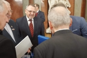 Wręczenie nagrody ks. Stanisławowi Małkowskiemu